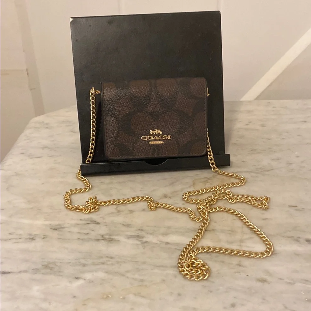 692 Coach mini wallet on cb chain NWOT - Picture 1 of 7